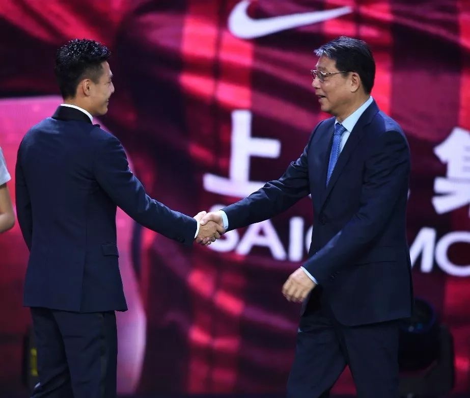 转会足球队是什么意思_转会直播_足球主播转会规则最新消息