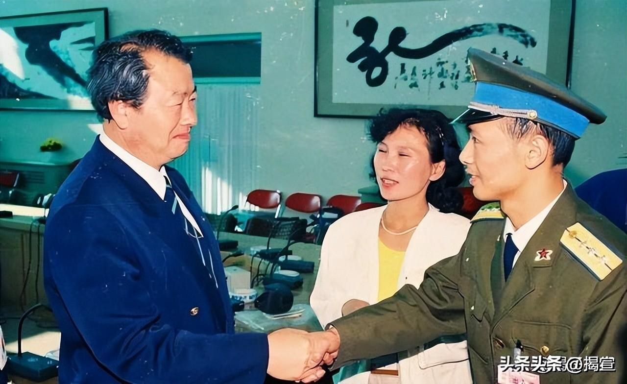 举重冠军年龄最少是多少岁_举重冠军2020_12年56公斤举重冠军