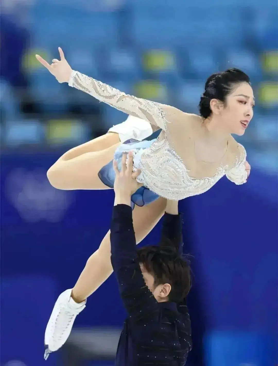 游泳冠军女孩_女子短道游泳世界冠军_女子游泳比赛冠军
