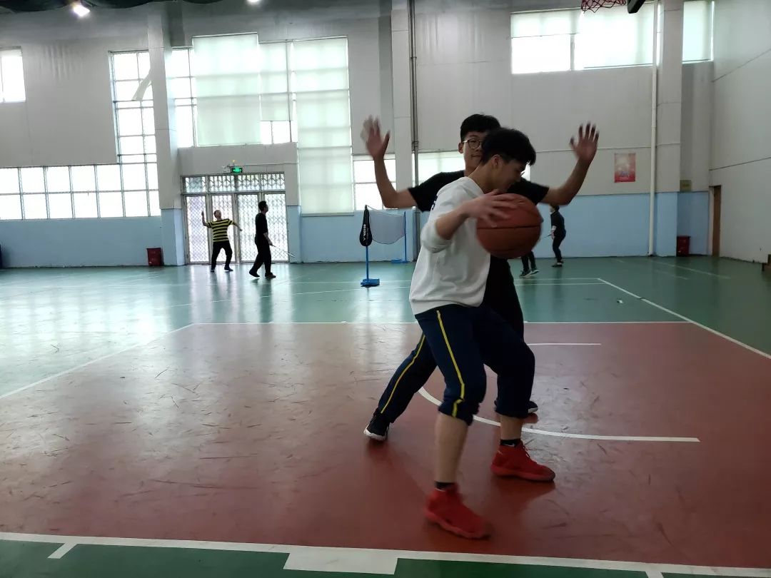 陕西初中篮球技巧比赛时间_陕西篮球中考视频教程_篮球初中陕西技巧比赛时间多长