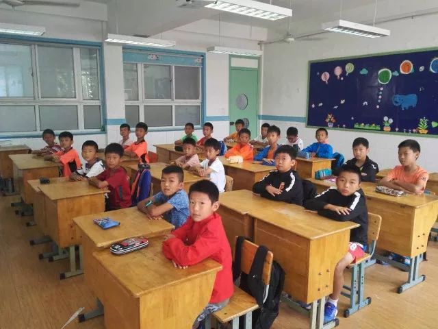 校园足球冠军梅西是谁_梅西足球校园冠军是谁_梅西俱乐部冠军