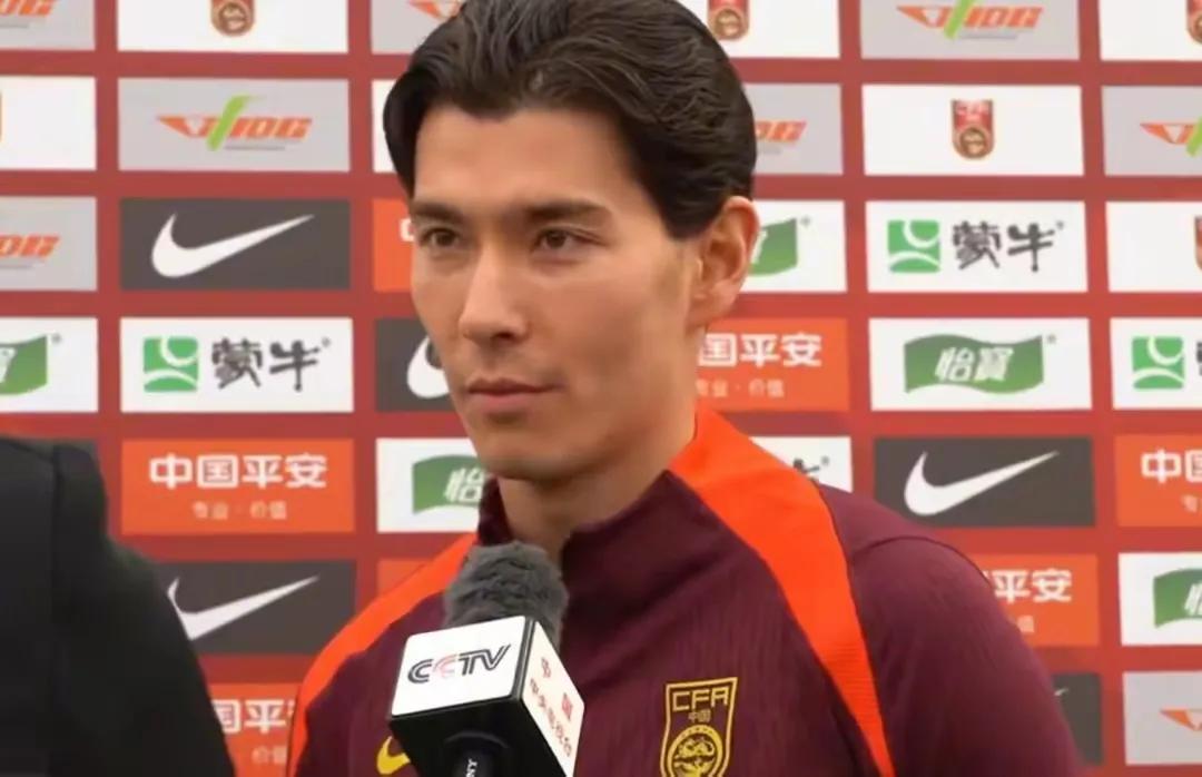 中国足球队员历史排名_历史中国足球队员名单表_足球队员的名单