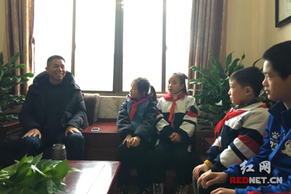 小学生足球场上如何得到冠军_小学生足球冠军获奖感言_小学足球比赛冠军