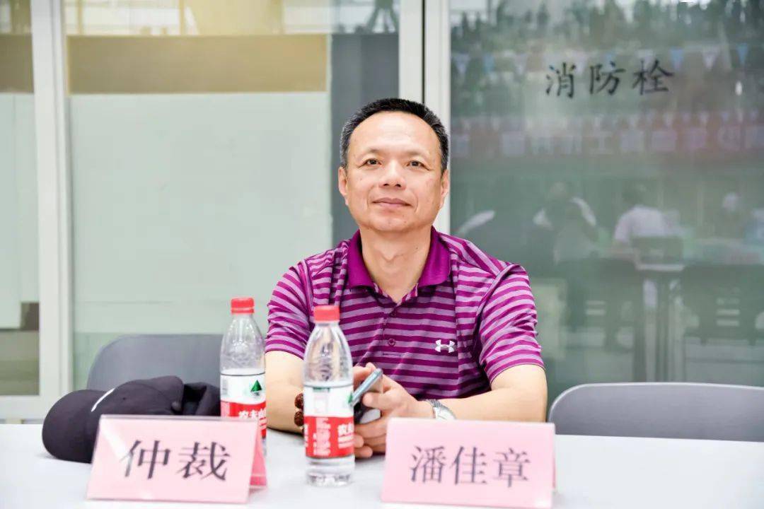 青少年游泳锦标赛_青少年游泳冠军照片_青少年游泳冠军照片大全