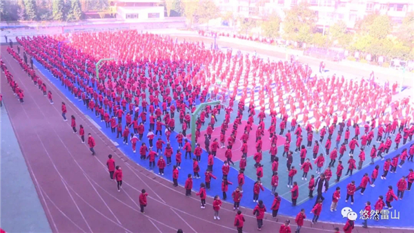 体操舞蹈教学视频小学生_儿童舞蹈小学生体操_体操运动视频锻炼小学生